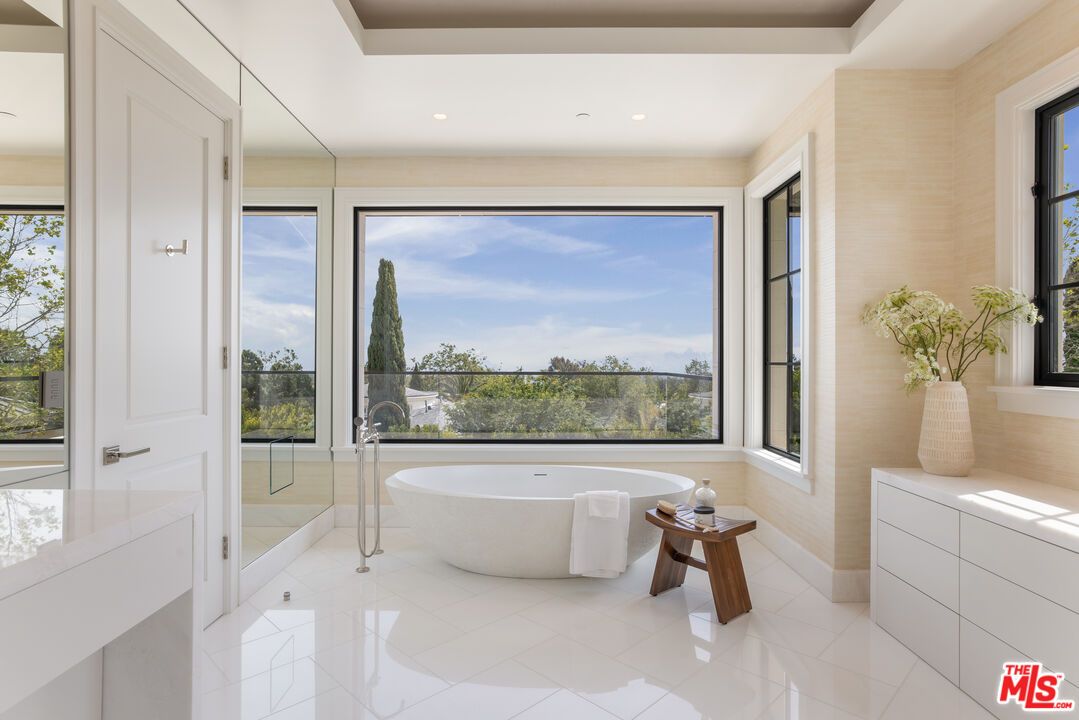 Bathroom, Free Standing Baths, Interior, Recessed Lighting