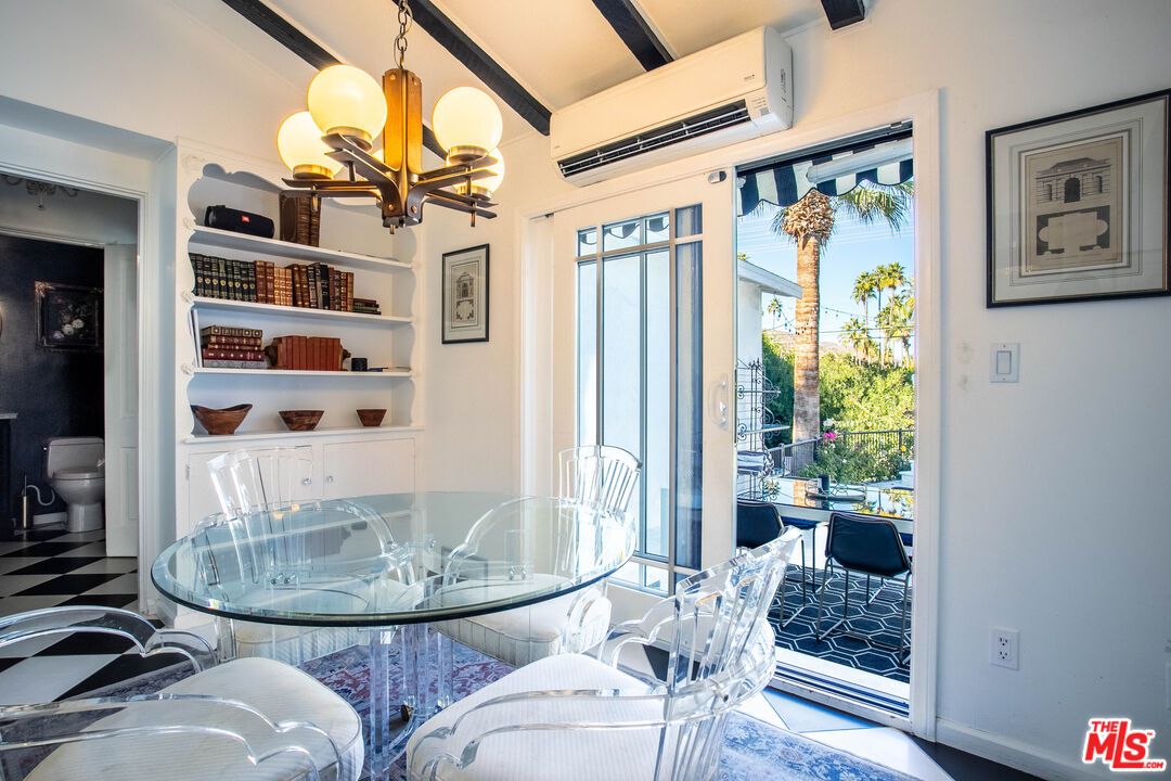 Chandelier, Dining room, Interior