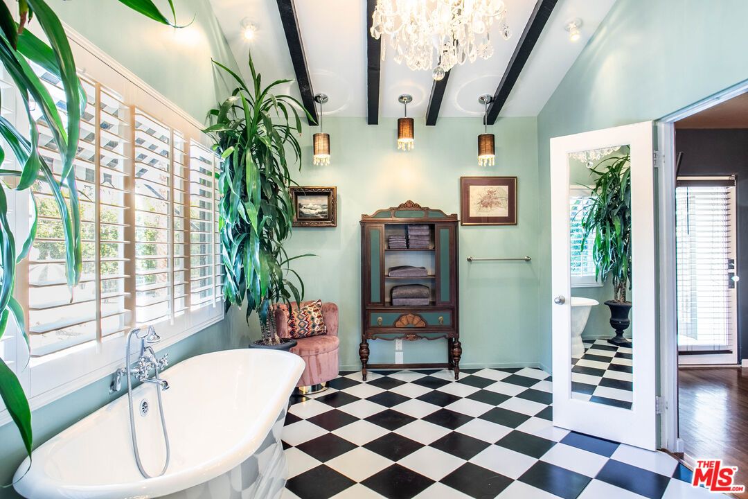 Bathroom, Chandelier, Free Standing Baths, Interior, Recessed Lighting