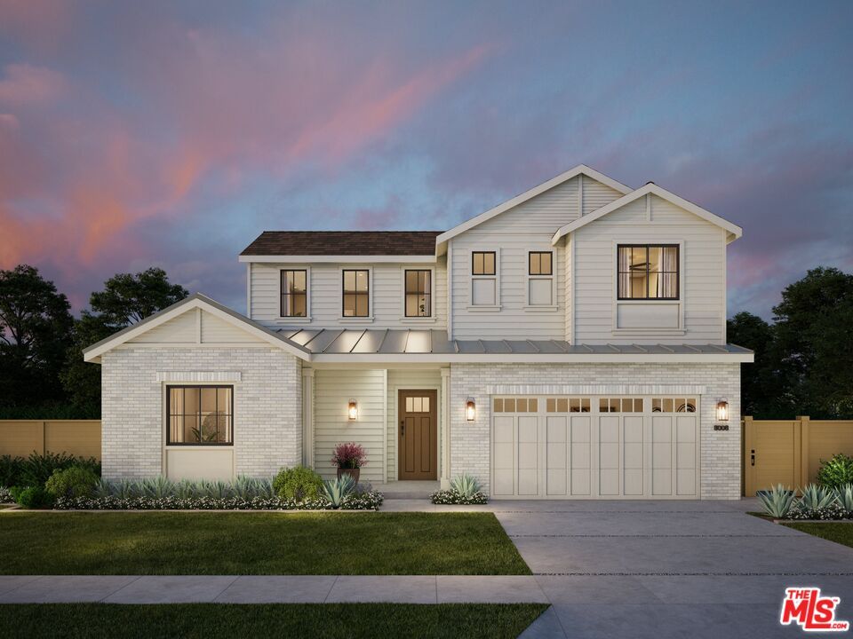 Attached, Exterior, Facade, Farmhouse