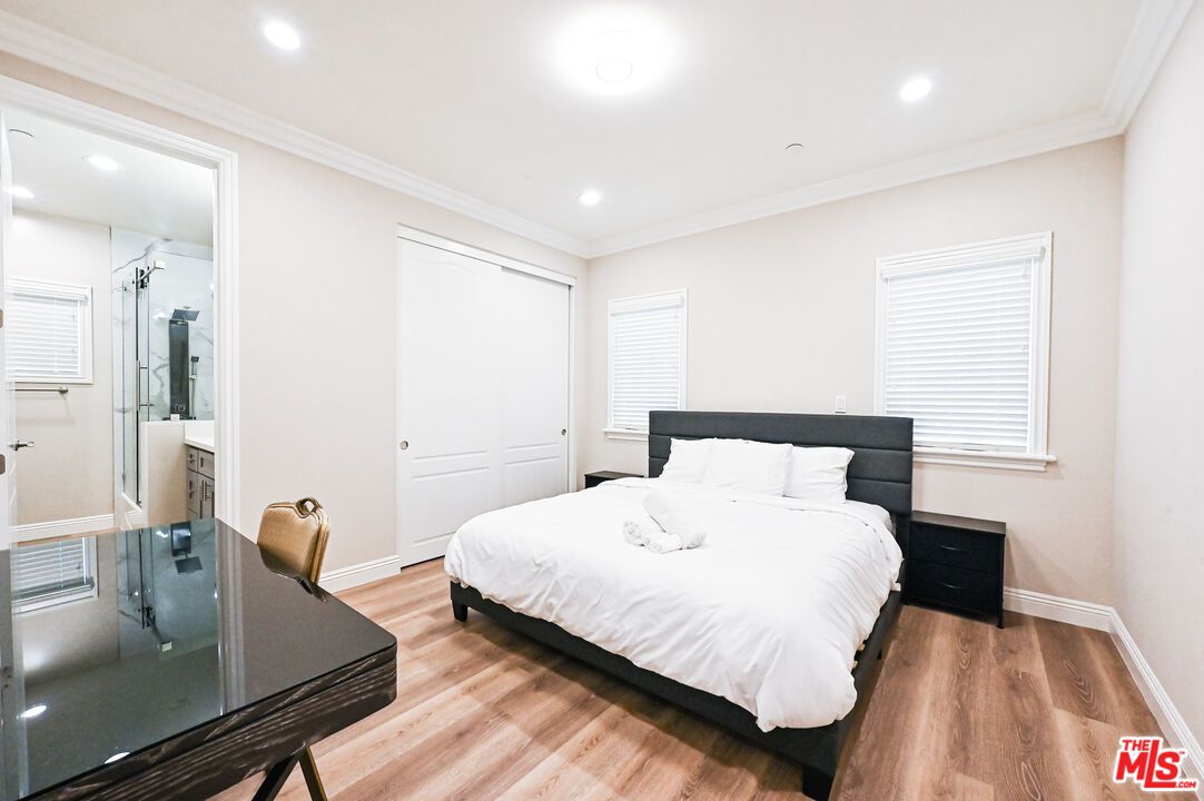 Bedroom, Interior, Recessed Lighting, Wood Texture Flooring
