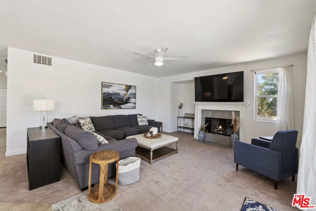 Fireplace, Interior, Living room