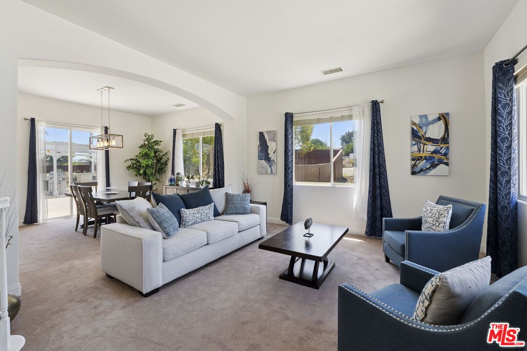 Dining room, Interior, Living room, Pendant Lights