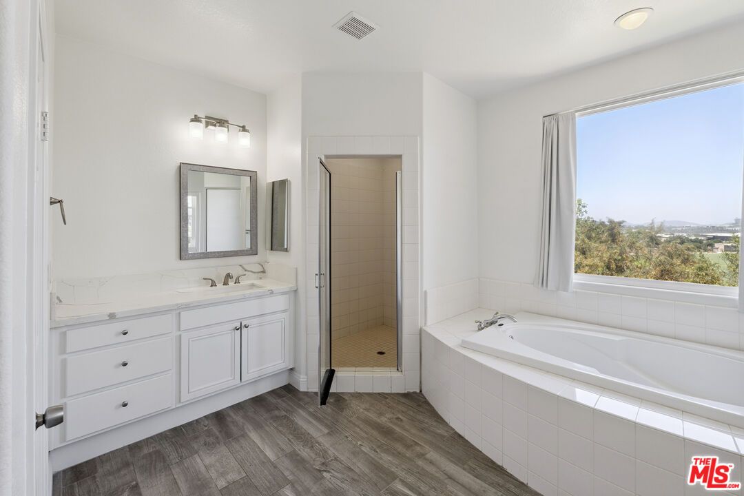 Bathroom, Dual Sink Vanities, Interior, Wood Texture Flooring