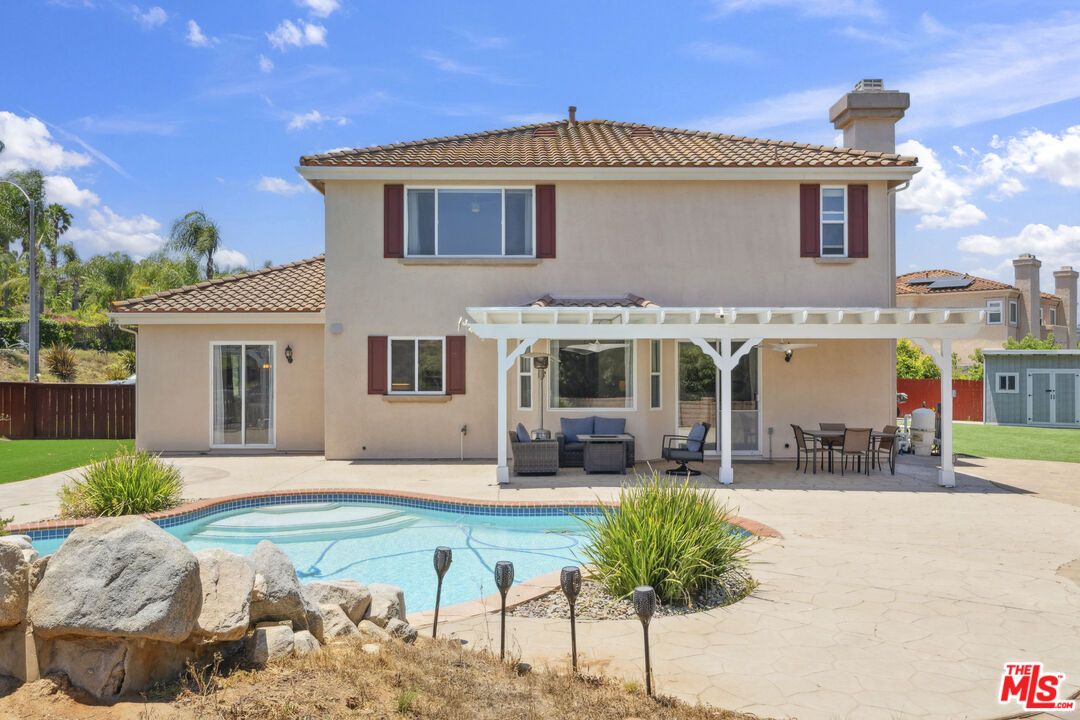 Exterior, Pool