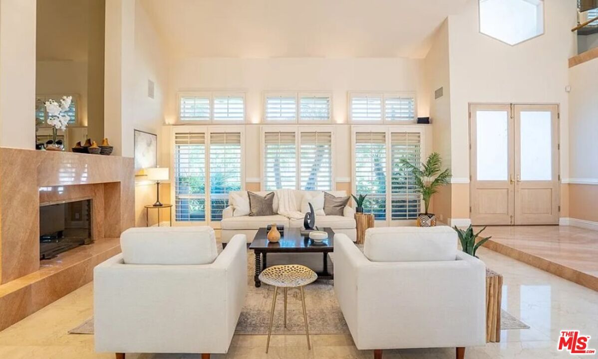 Fireplace, Interior, Living room