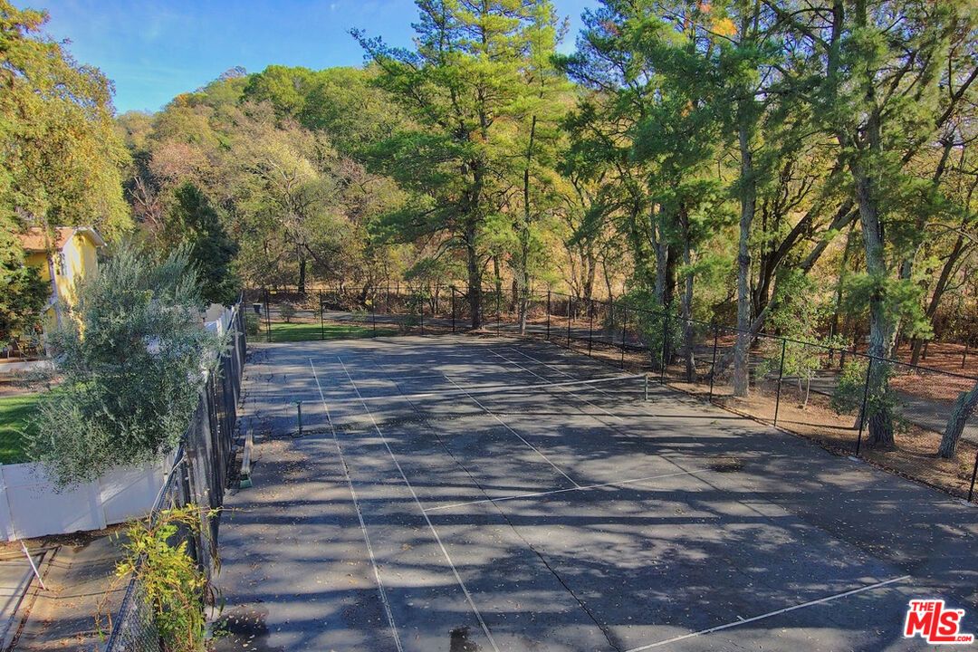 Exterior, Tennis Courts
