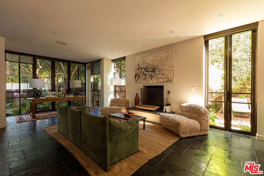 Fireplace, Interior, Living room, Recessed Lighting