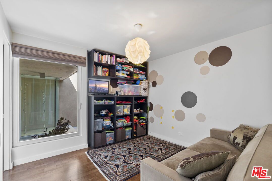 Interior, Living room, Pendant Lights, Wood Texture Flooring