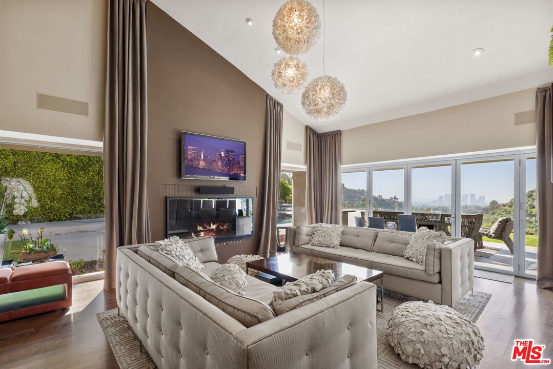 Fireplace, Interior, Living room, Pendant Lights, Recessed Lighting, Wood Texture Flooring