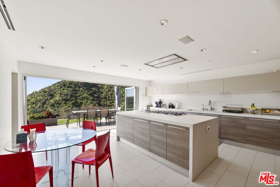 Dining room, Interior, Kitchen, Recessed Lighting, Stainless Steel Appliances