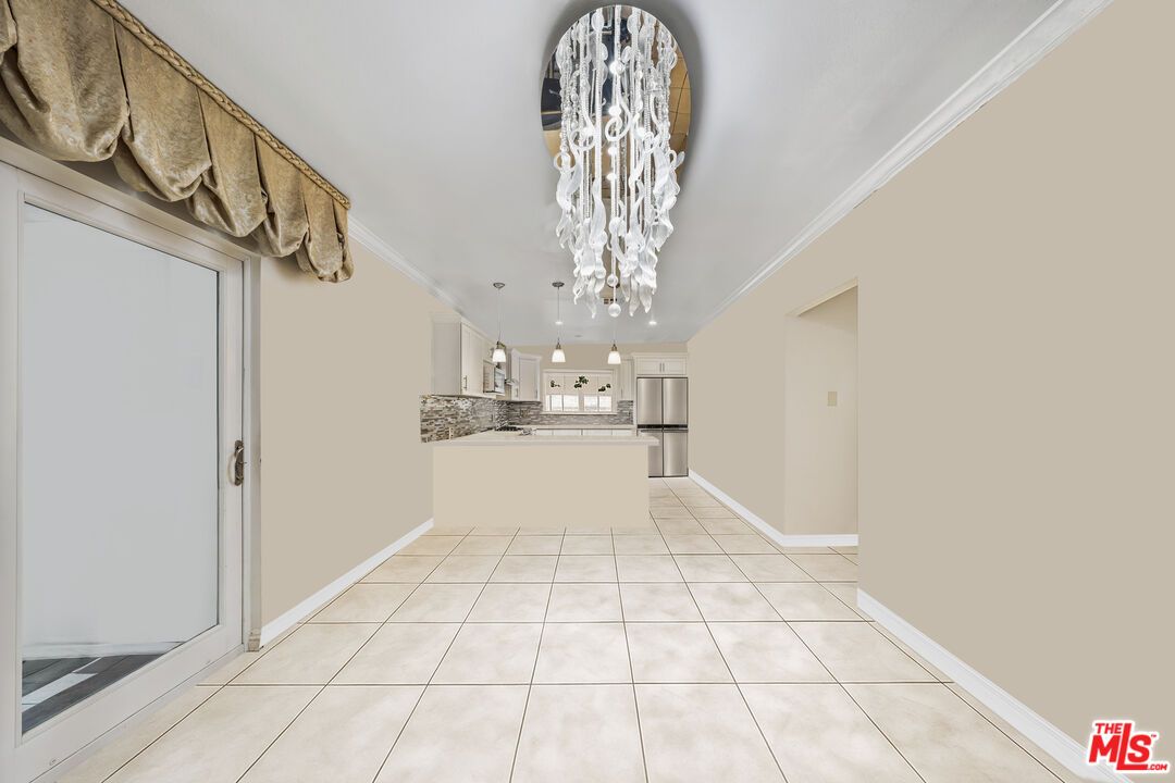 Chandelier, Interior, Kitchen