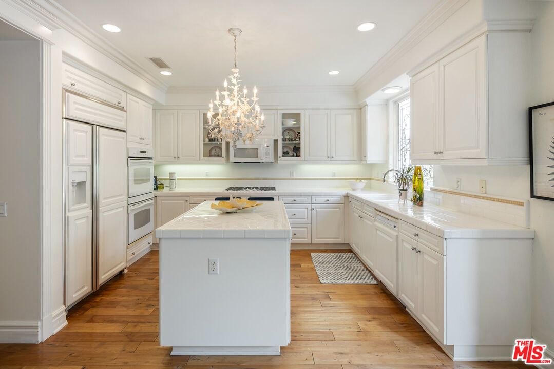 Chandelier, Interior, Kitchen, Recessed Lighting, Wood Texture Flooring