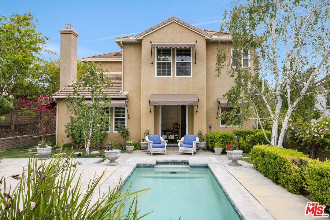 Exterior, Pool