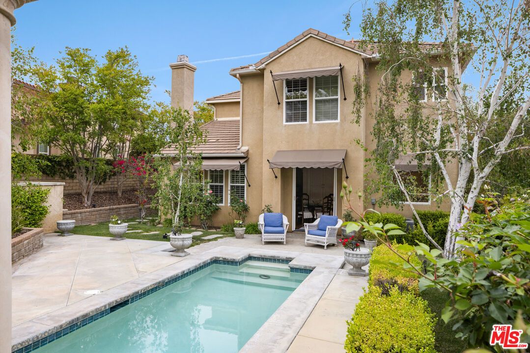 Exterior, Pool