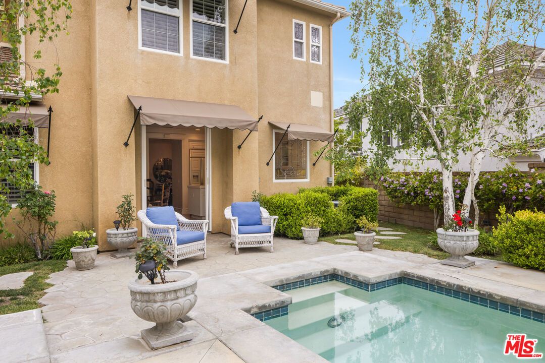 Exterior, Pool
