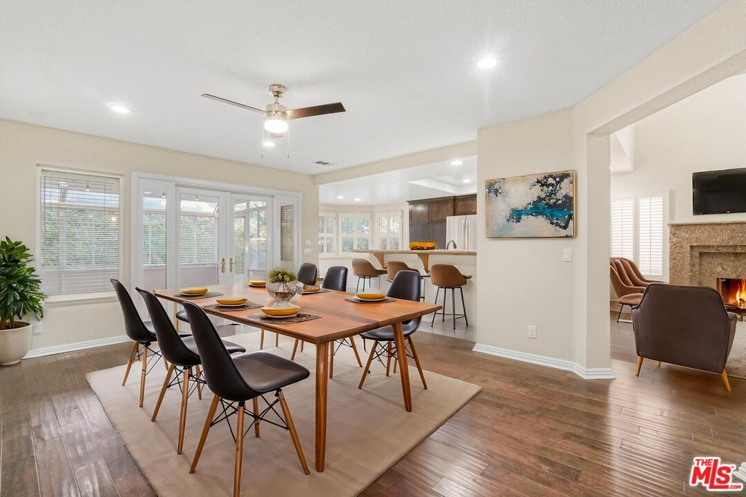Dining room, Fireplace, Interior, Recessed Lighting, Wood Texture Flooring