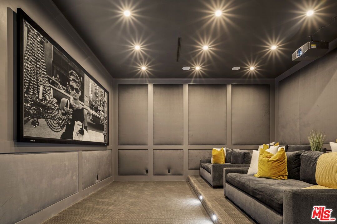 Interior, Projection Screen, Recessed Lighting, Theatre Room