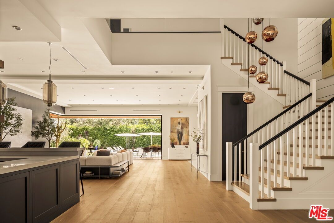 Interior, Pendant Lights, Recessed Lighting, Wood Texture Flooring
