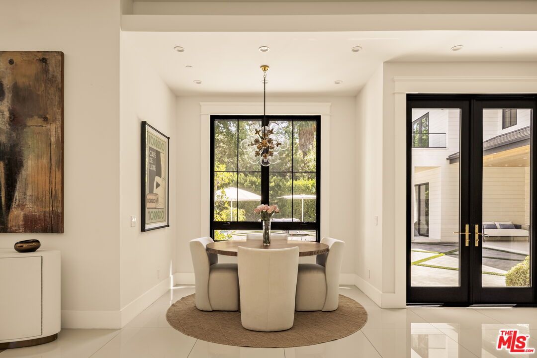 Dining room, Interior, Pendant Lights, Recessed Lighting