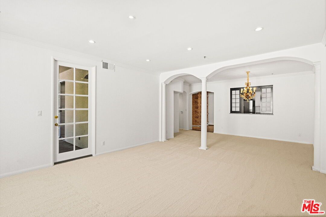 Chandelier, Empty room, Interior, Recessed Lighting