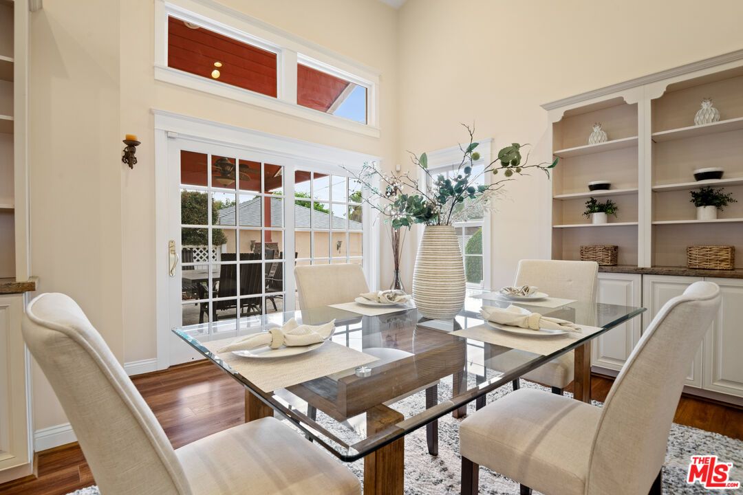 Dining room, Interior, Wood Texture Flooring