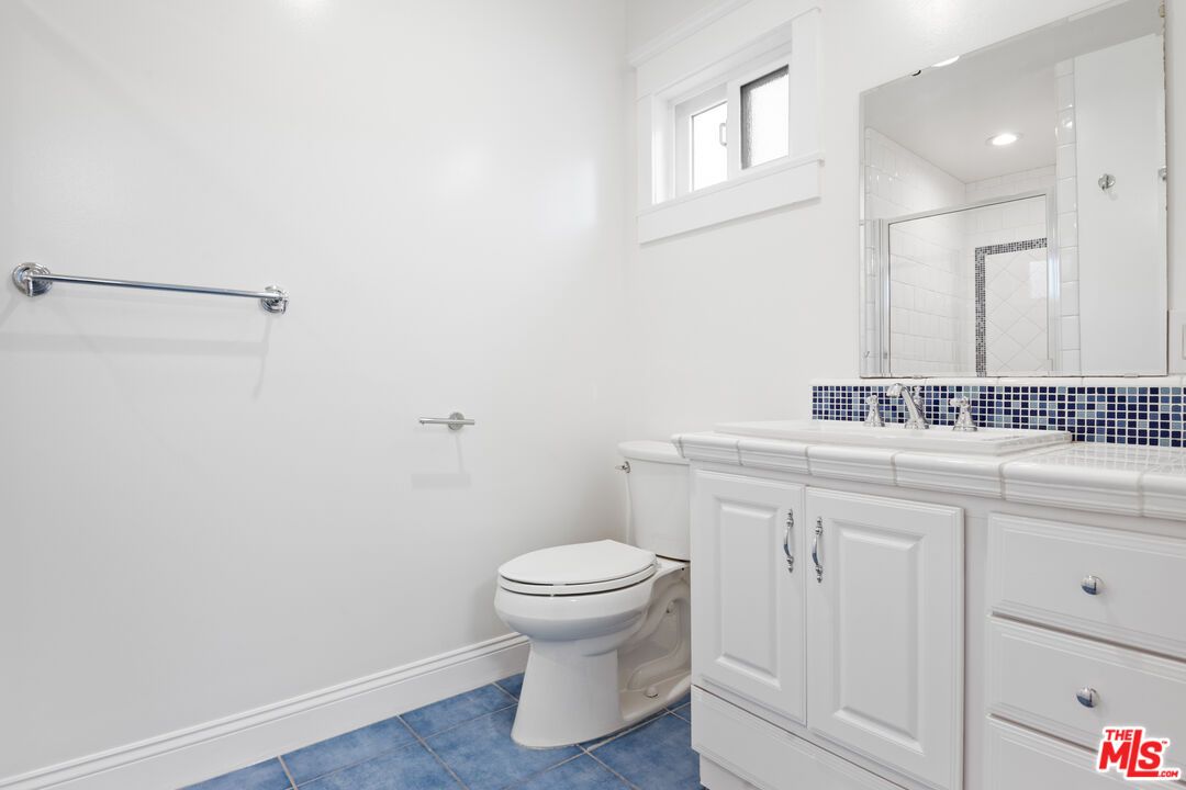 Bathroom, Interior, Recessed Lighting, Tile Countertops