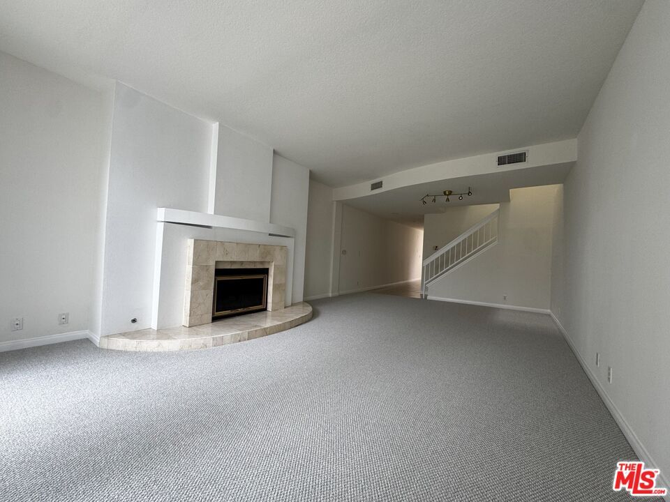 Empty room, Fireplace, Interior