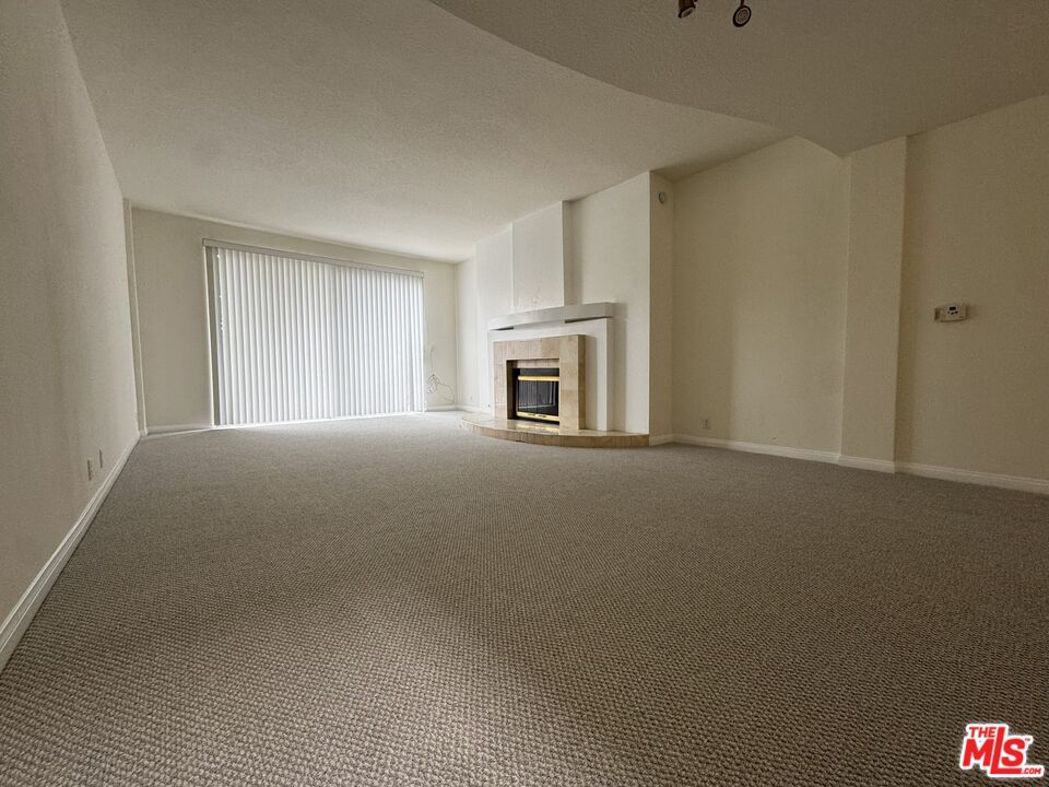 Empty room, Fireplace, Interior