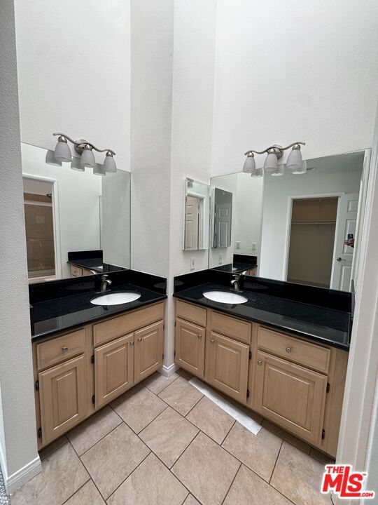 Bathroom, Dual Sink Vanities, Interior