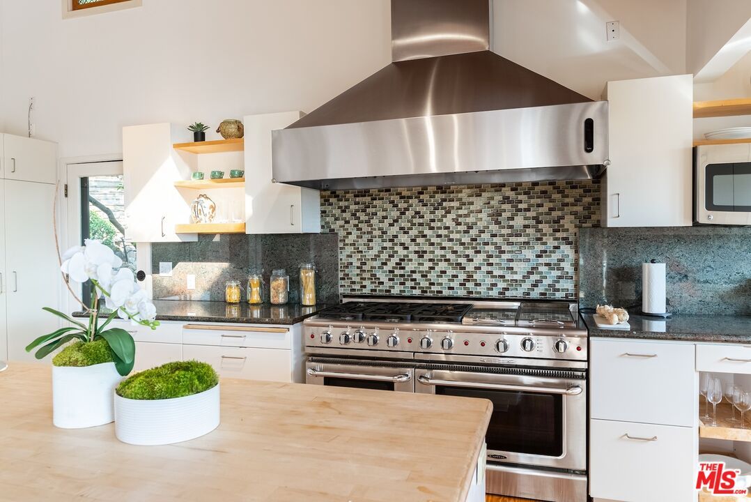 Interior, Kitchen, Stainless Steel Appliances