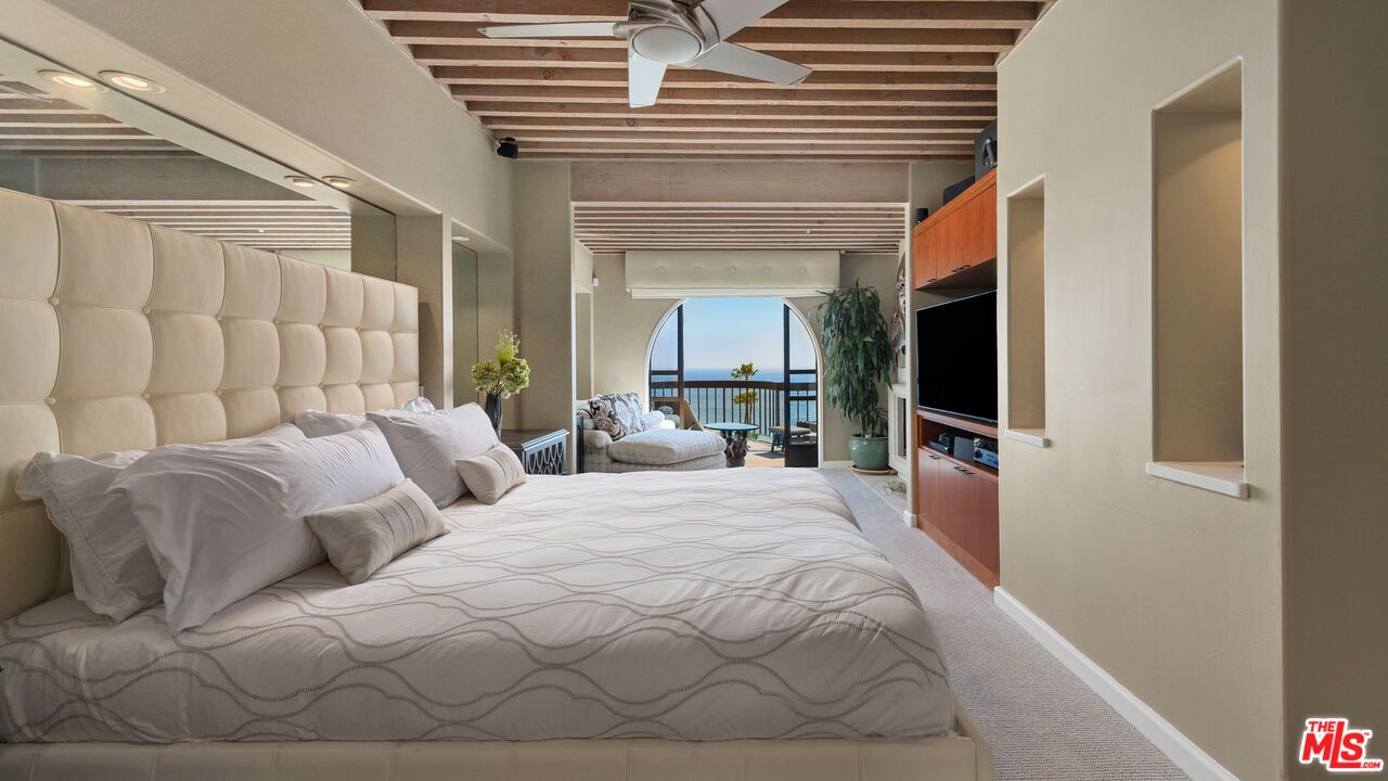 Bedroom, Interior, Recessed Lighting, Water