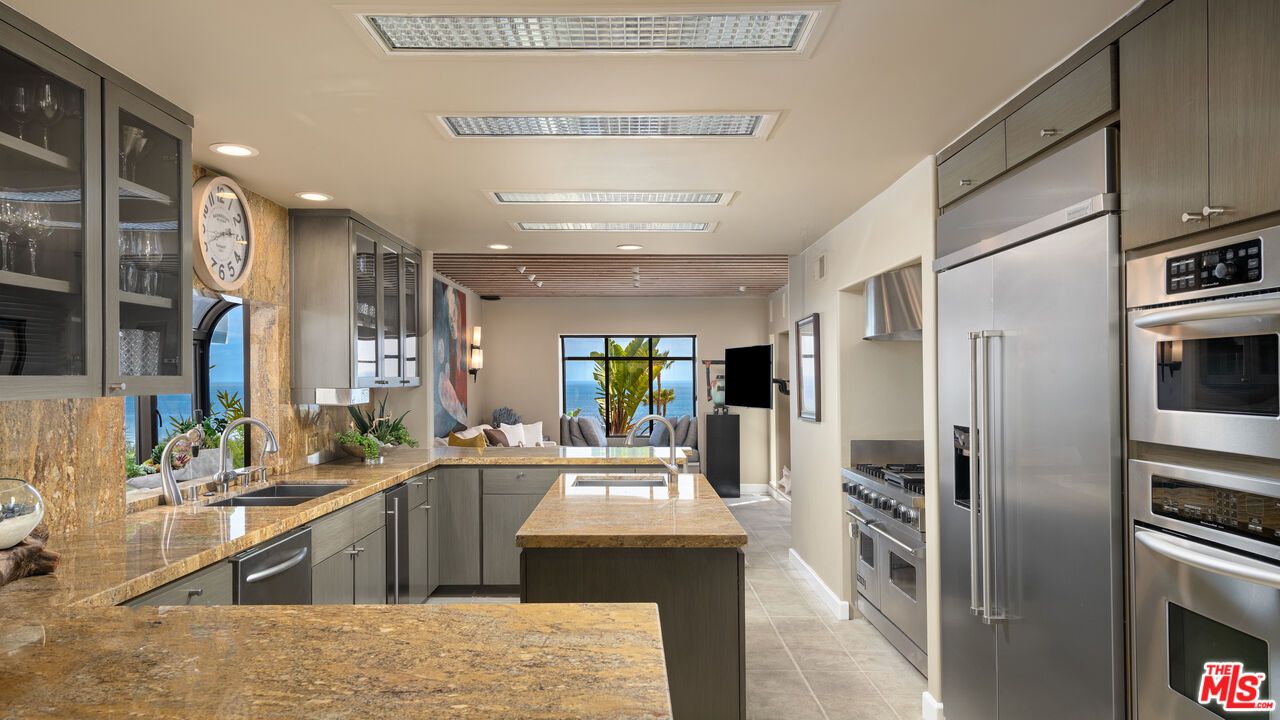 Interior, Kitchen, Recessed Lighting, Stainless Steel Appliances, Water
