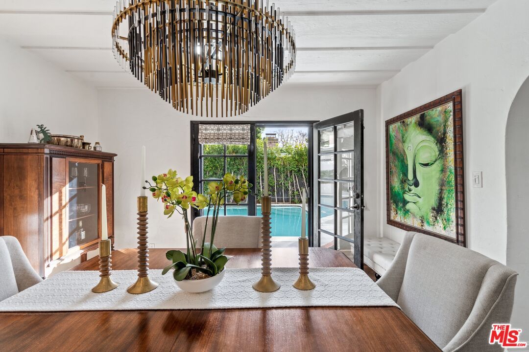 Chandelier, Dining room, Interior