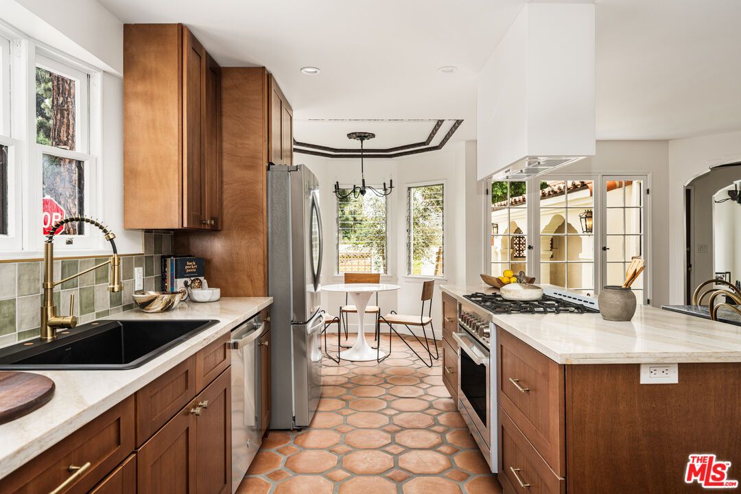 Dining room, Interior, Kitchen, Pendant Lights, Recessed Lighting