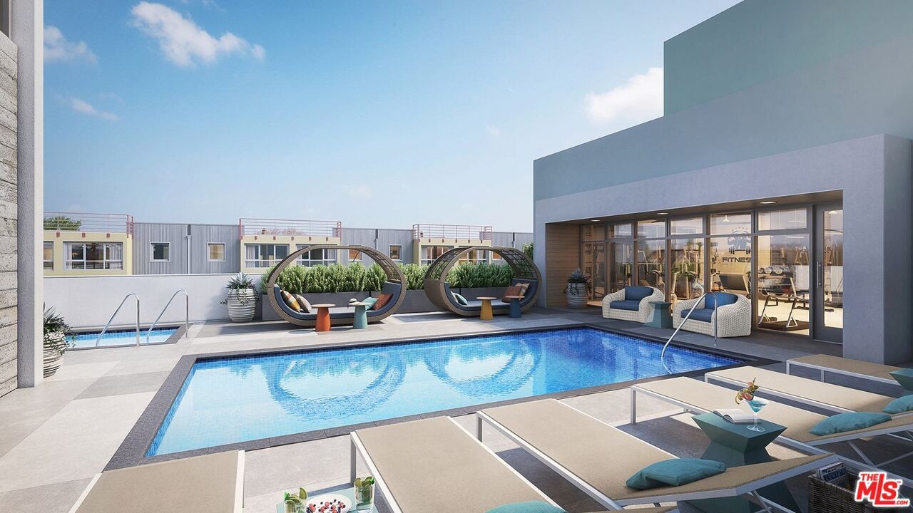 Exterior, Pool