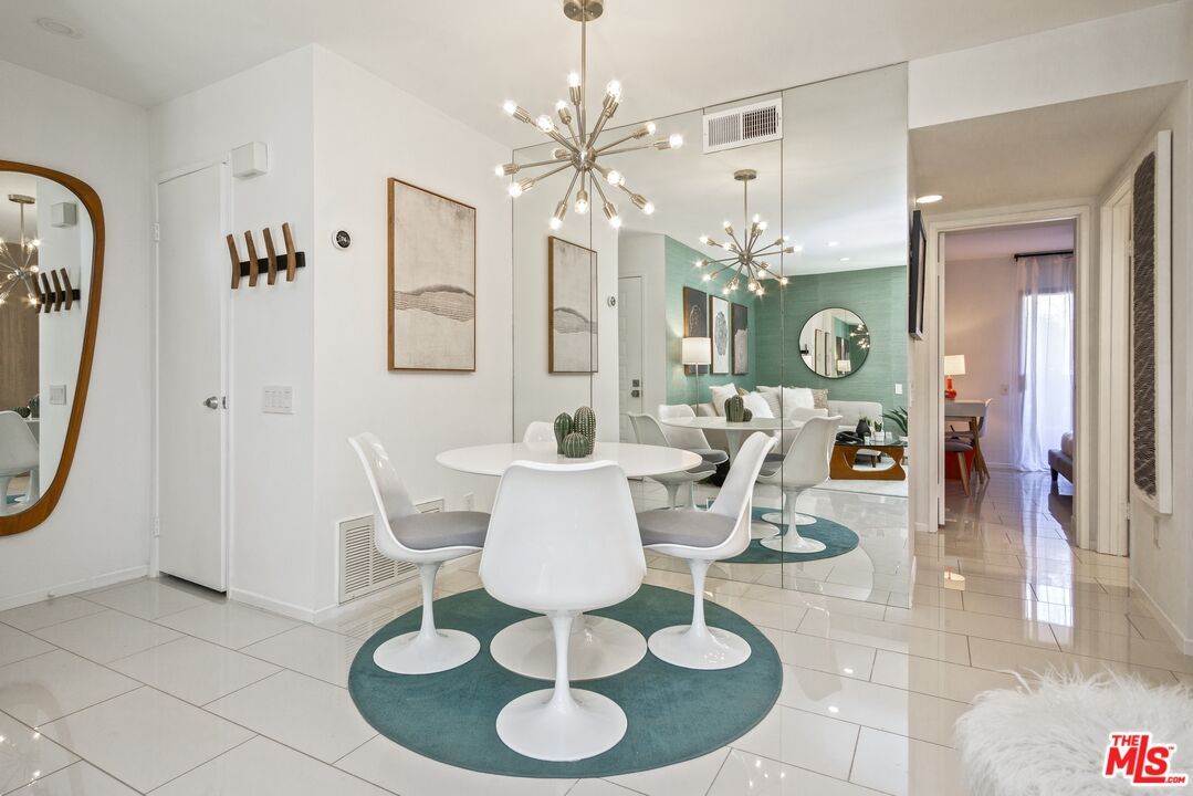 Dining room, Interior, Pendant Lights, Recessed Lighting