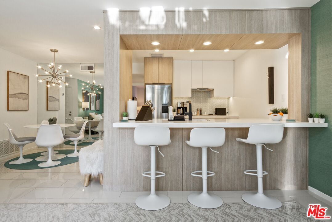 Dining room, Interior, Kitchen, Pendant Lights, Recessed Lighting, Stainless Steel Appliances