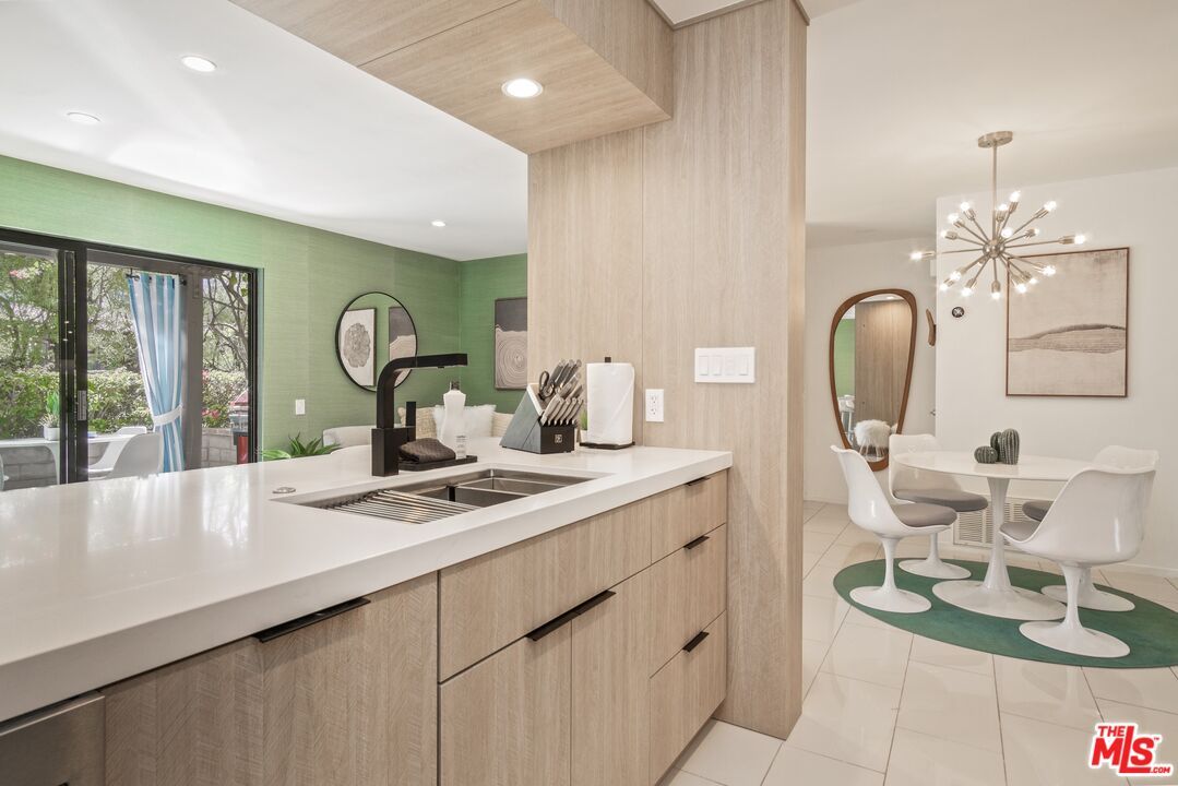 Dining room, Interior, Pendant Lights, Recessed Lighting