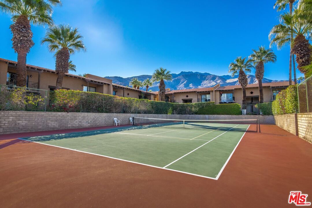 Exterior, Tennis Courts