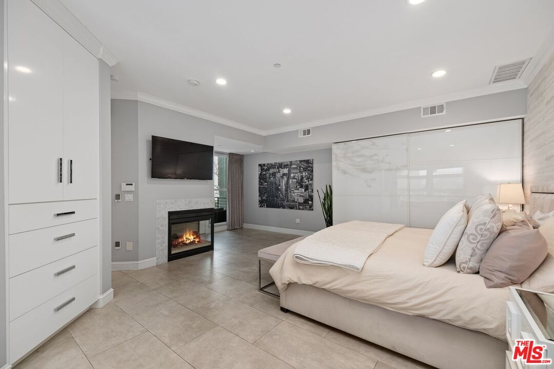 Bedroom, Fireplace, Interior, Recessed Lighting
