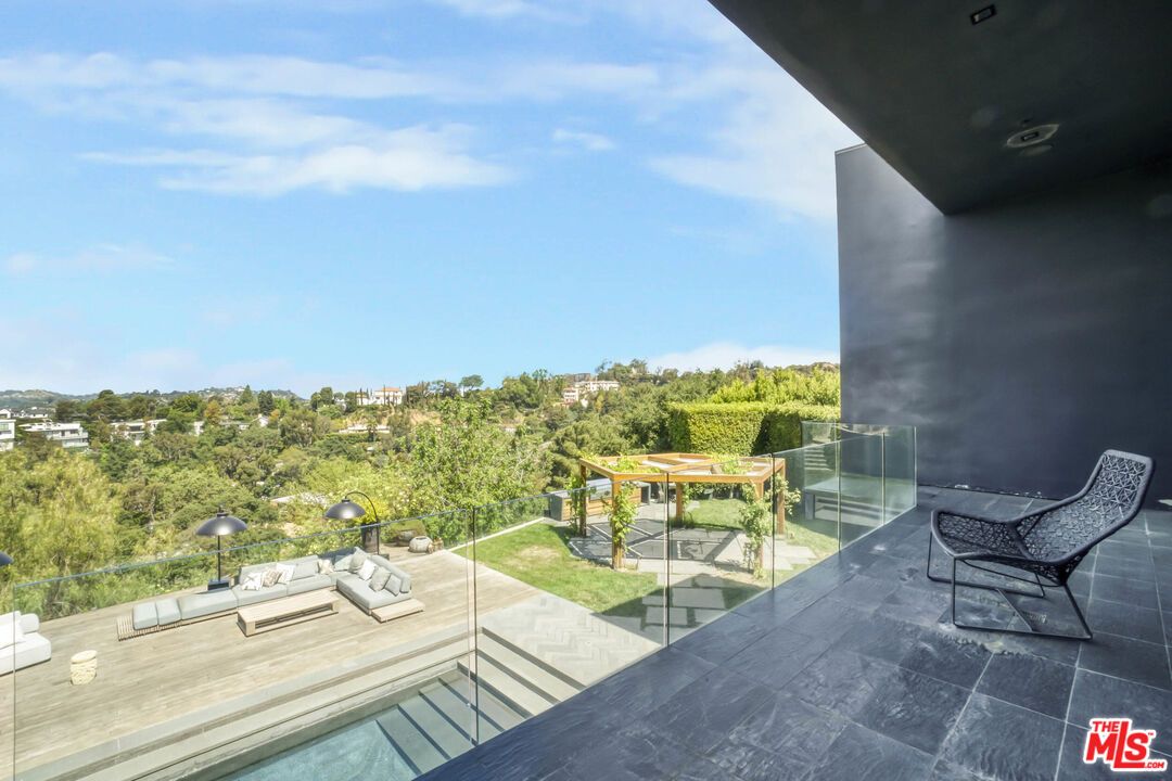 Exterior, Pool, Other