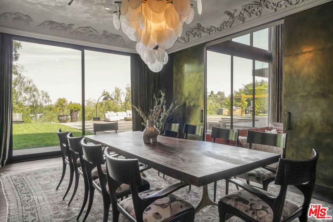 Chandelier, Dining room, Interior