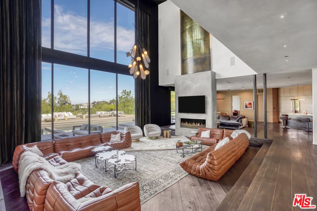Fireplace, Interior, Living room, Pendant Lights, Recessed Lighting, Wood Texture Flooring