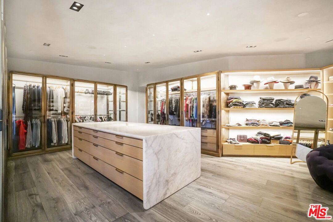 Interior, Recessed Lighting, Walk-in Closets, Wood Texture Flooring