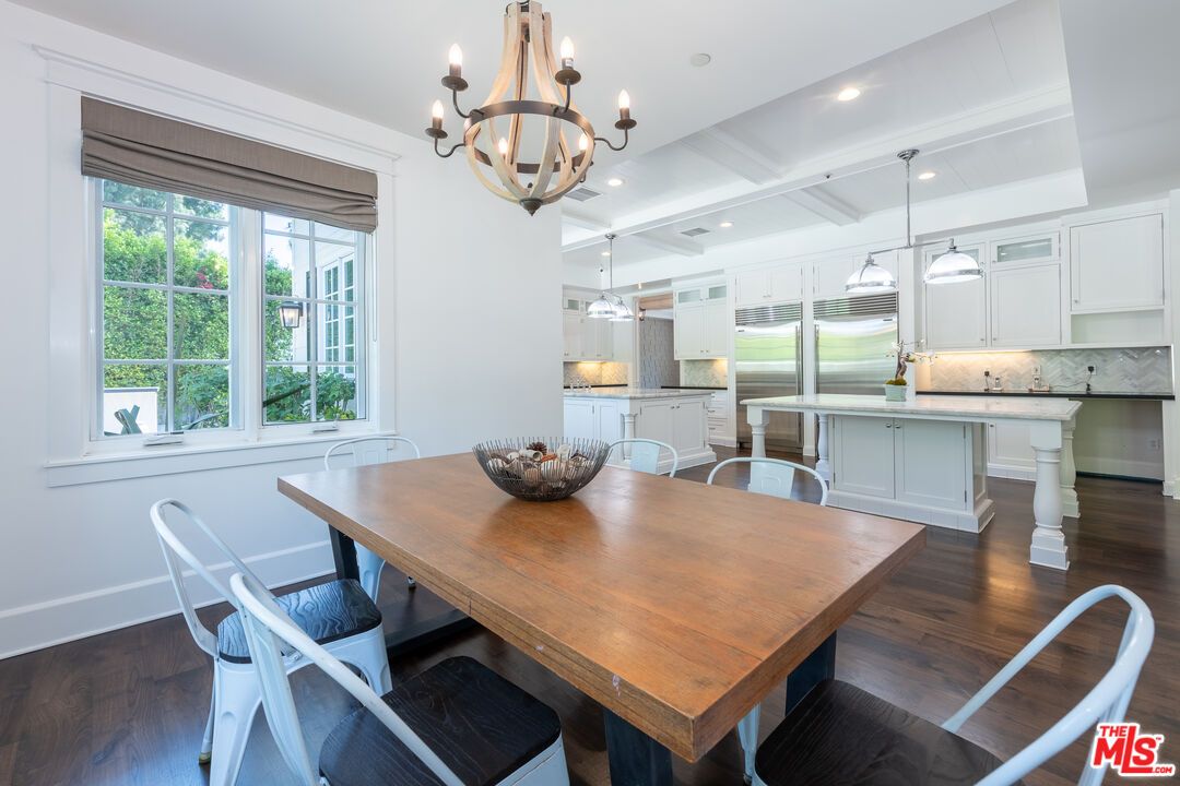 Chandelier, Dining room, Interior, Kitchen, Recessed Lighting, Wood Texture Flooring