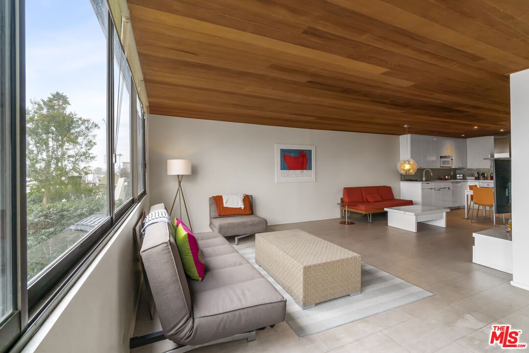 Interior, Kitchen, Living room, Pendant Lights, Recessed Lighting, Wooden Ceilings