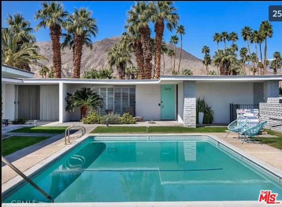 Exterior, Pool