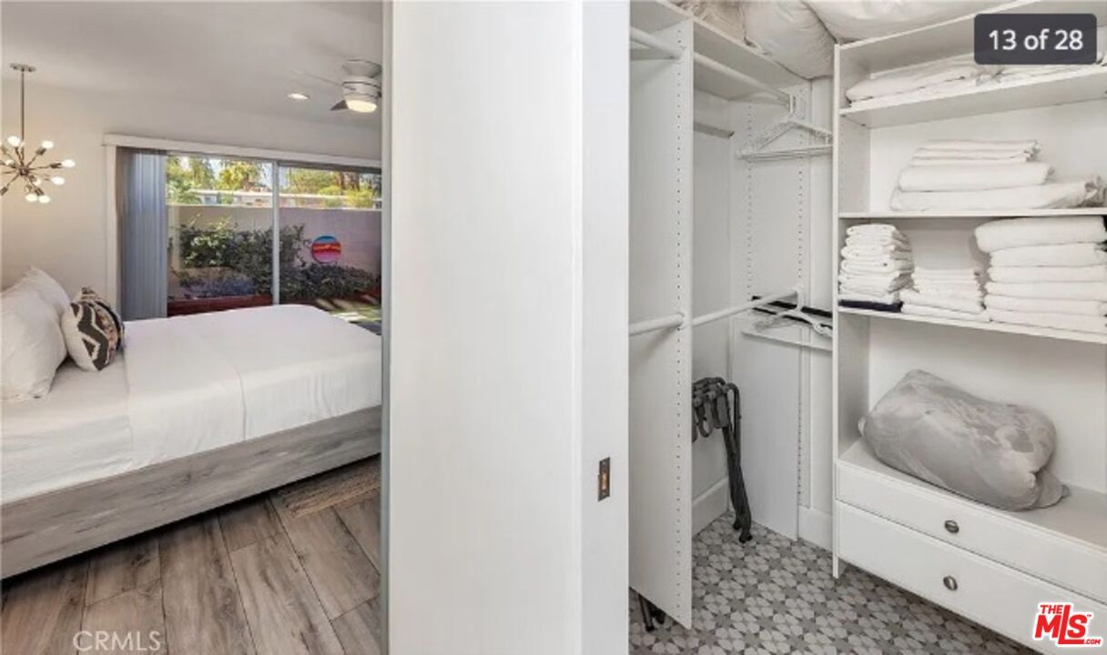 Bedroom, Interior, Pendant Lights, Recessed Lighting, Walk-in Closets, Wood Texture Flooring