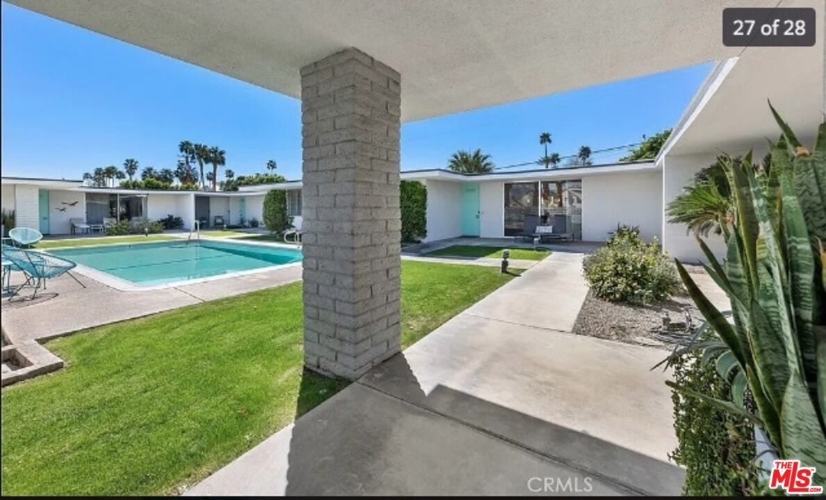 Exterior, Pool